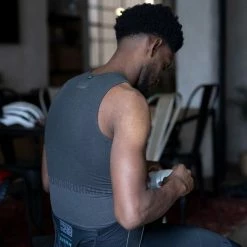 Sous Vêtements Gobik Limber Skin Basalt Sans Manche Homme -Vélos Urbains Soldes Boutique c a m i s e t a i n t e r i o r h o m b r e s i n m a n g a s l i m b e r s k i n b a s a l t 4 600x 700x700 1