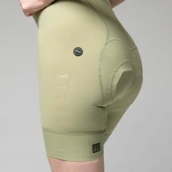 Cuissard Court Gobik Matt K9 Seed Green Femme 2023 28 Cuissard Court Gobik Matt K9 Seed Green Femme 2023 -Vélos Urbains Soldes Boutique culotte corto mujer matt seed green caps dye gobik 6 700x700 1