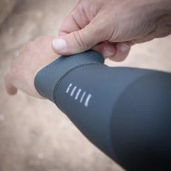 Maillot Manche Longue Gobik Cobble Dark Coal -Vélos Urbains Soldes Boutique maillot cobble dark coal hombre cold season 22 gobik 4 700x 700x700 1