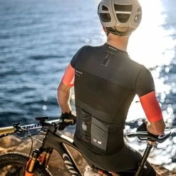 Maillot Manches Courtes Gobik Stark Dye Homme -Vélos Urbains Soldes Boutique maillot hombre stark dye gobik warm series22 4 700x700 9