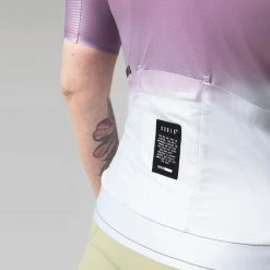 Maillot Manche Courte Gobik Attitude 2.0 Glycine Femme 2023 -Vélos Urbains Soldes Boutique maillot mujer mc attitude2.0 wisteria caps dye gobik 9 700x700 3
