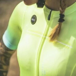Maillot Manche Courte Gobik Stark Sulphur Femme -Vélos Urbains Soldes Boutique maillot mujer stark sulphur gobik warm series21 4 600x 700x700 4