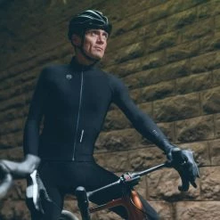 Maillot Gobik Manche Longue Pacer Solid Jet Black Homme 2023 -Vélos Urbains Soldes Boutique maillot pacer unisex solid jet black cold season 22 gobik 4 1500x1500 700x700 8