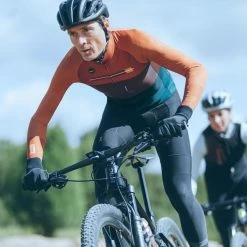 Maillot Manche Longue Gobik Pacer Walnut 69 Maillot Manche Longue Gobik Pacer Walnut -Vélos Urbains Soldes Boutique maillot pacer walnut cold season 22 gobik 3 700x 700x700 5