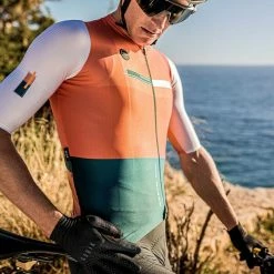 Maillot Manches Courtes Gobik Attitude 2.0 Apricot Unisex -Vélos Urbains Soldes Boutique maillot unisex attitude apricot gobik warm series22 4 700x700 6