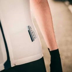 Maillot Manches Courtes Gobik Attitude 2.0 Peper Streak Unisex -Vélos Urbains Soldes Boutique maillot unisex attitude pepper streak gobik warm series22 5 700x700 2