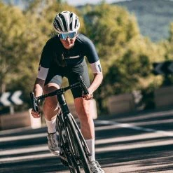 Maillot Manche Courte Gobik Infinity Midnight Unisex 65 Maillot Manche Courte Gobik Infinity Midnight Unisex -Vélos Urbains Soldes Boutique maillot unisex infinity midnight gobik warm series22 4 700x700 4