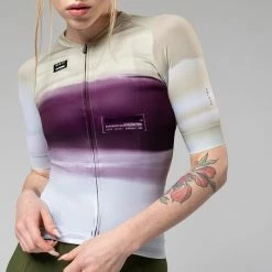 Maillot Manches Courtes Gobik Cx Pro 2.0 Mulberry Unisex 2023 105 Maillot Manches Courtes Gobik Cx Pro 2.0 Mulberry Unisex 2023 -Vélos Urbains Soldes Boutique maillot unisex mc c x pro 2.0 mulberry caps dye gobik 17 700x700 3