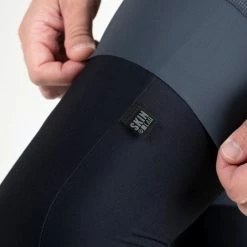 Genouillère Thermique Gobik Haru Pitch Black -Vélos Urbains Soldes Boutique rodilleras haru pitch black timeless series gobik 4 600x 700x700 1